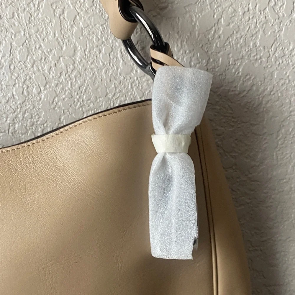 COACH Beachwood Beige Leather Snap NOMAD Hobo Shoulder Bag Purse #36026 - Picture 3 of 16